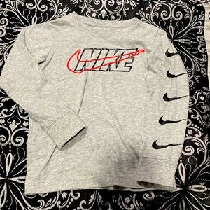 Nike boys size 6M long sleeve T-shirt